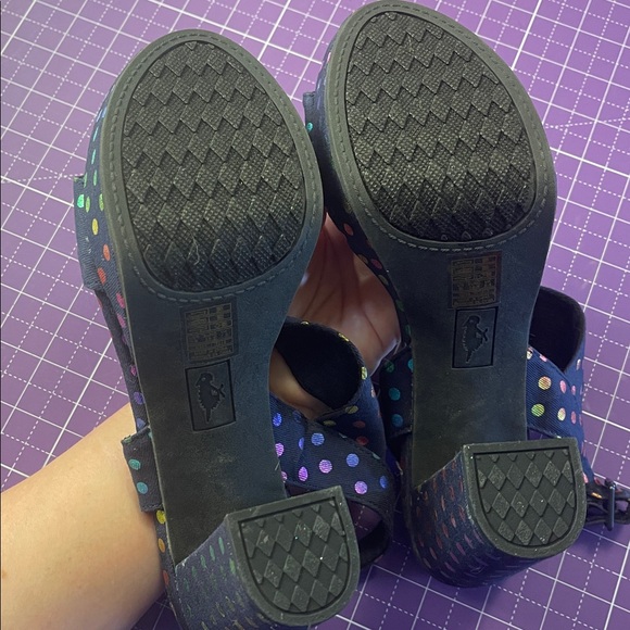 READ Description Rocketdog (bought through Modcloth) size 8 rainbow dot heels. - Picture 4 of 5